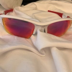 Mens Oakley sunglasses without case. Almost new